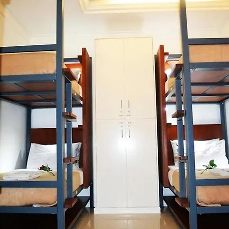 Townhouse Oak Vip Suites, Near Pnr Pasay Evangelista, Makati Manila Makati City Eksteriør bilde