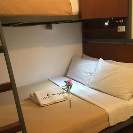 Townhouse Oak Makati Manila Near Pnr Pasay Evangelista Formerly Vip Suites Makati City Eksteriør bilde