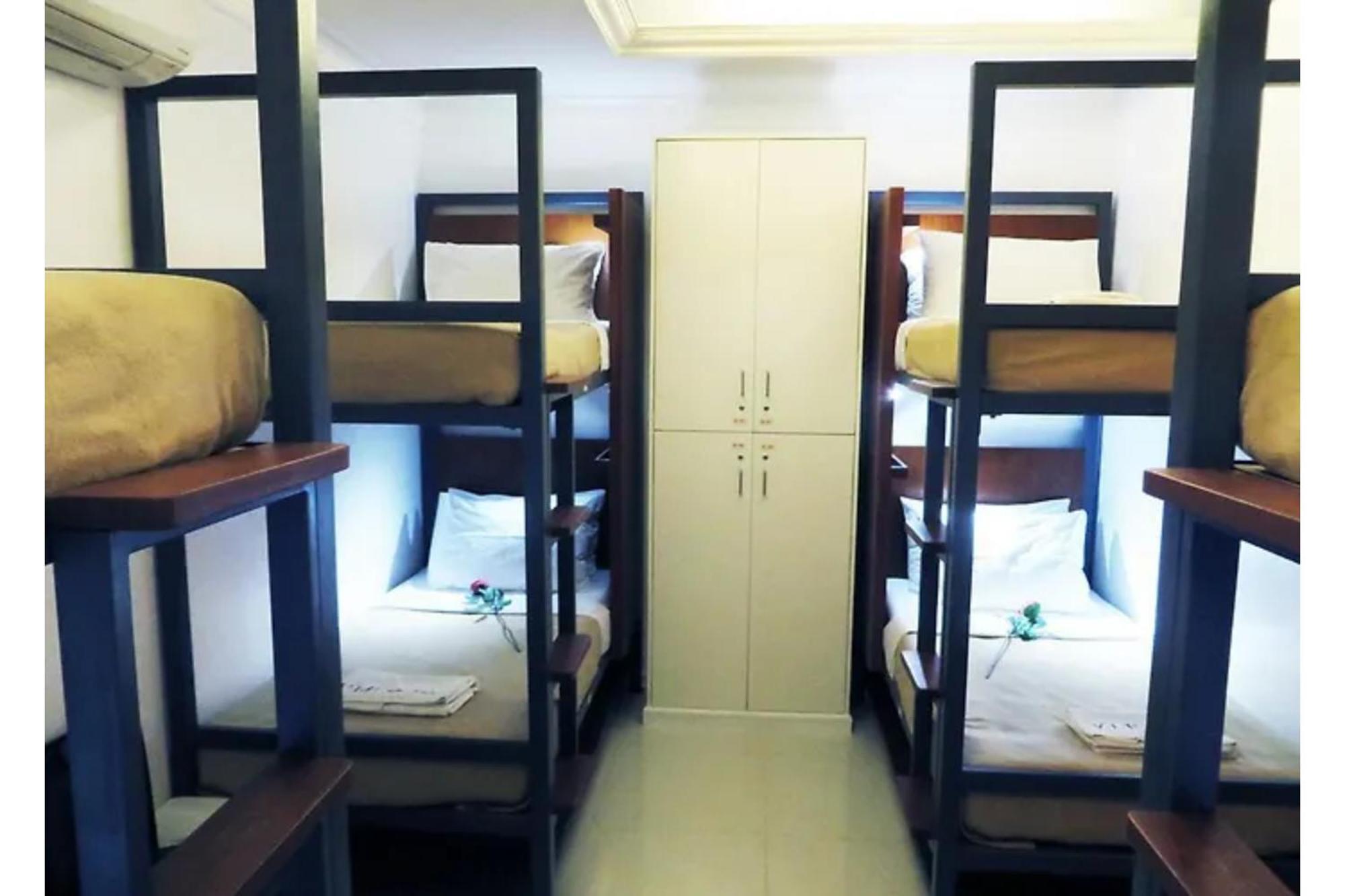 Townhouse Oak Vip Suites, Near Pnr Pasay Evangelista, Makati Manila Makati City Eksteriør bilde