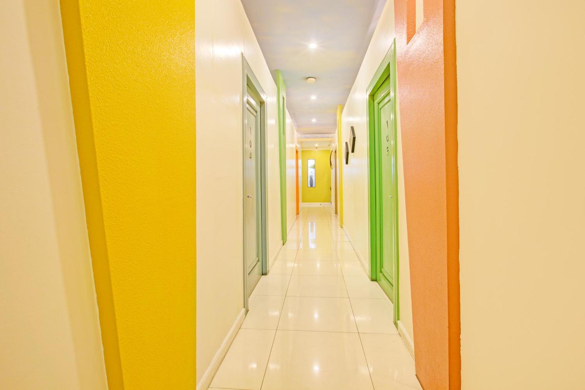 Townhouse Oak Vip Suites, Near Pnr Pasay Evangelista, Makati Manila Makati City Eksteriør bilde