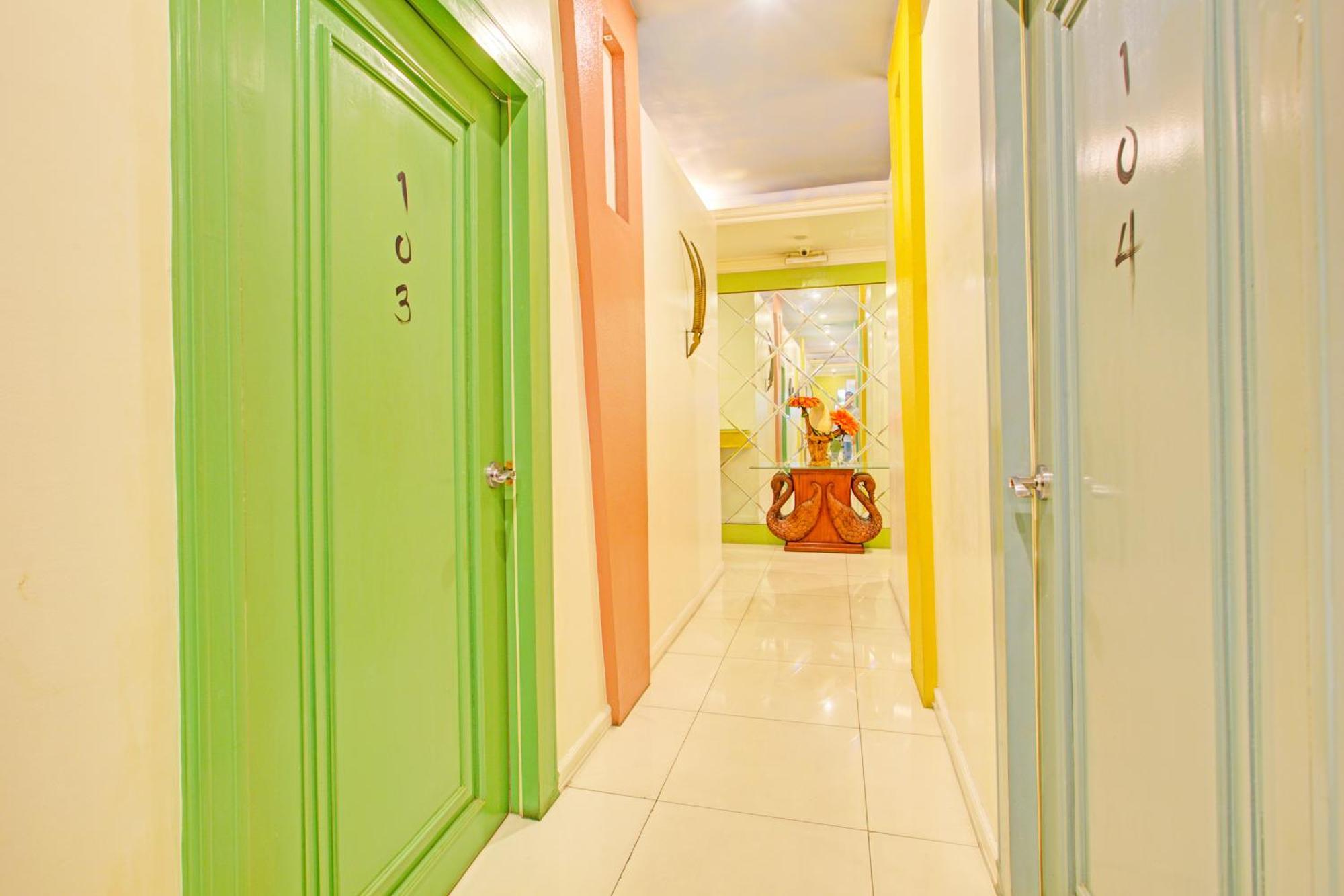 Townhouse Oak Vip Suites, Near Pnr Pasay Evangelista, Makati Manila Makati City Eksteriør bilde