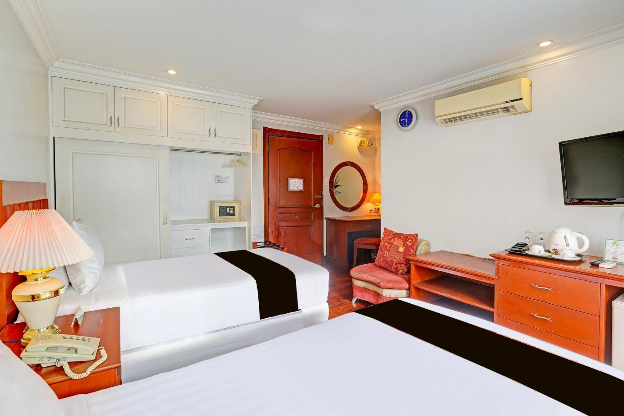 Townhouse Oak Vip Suites, Near Pnr Pasay Evangelista, Makati Manila Makati City Eksteriør bilde