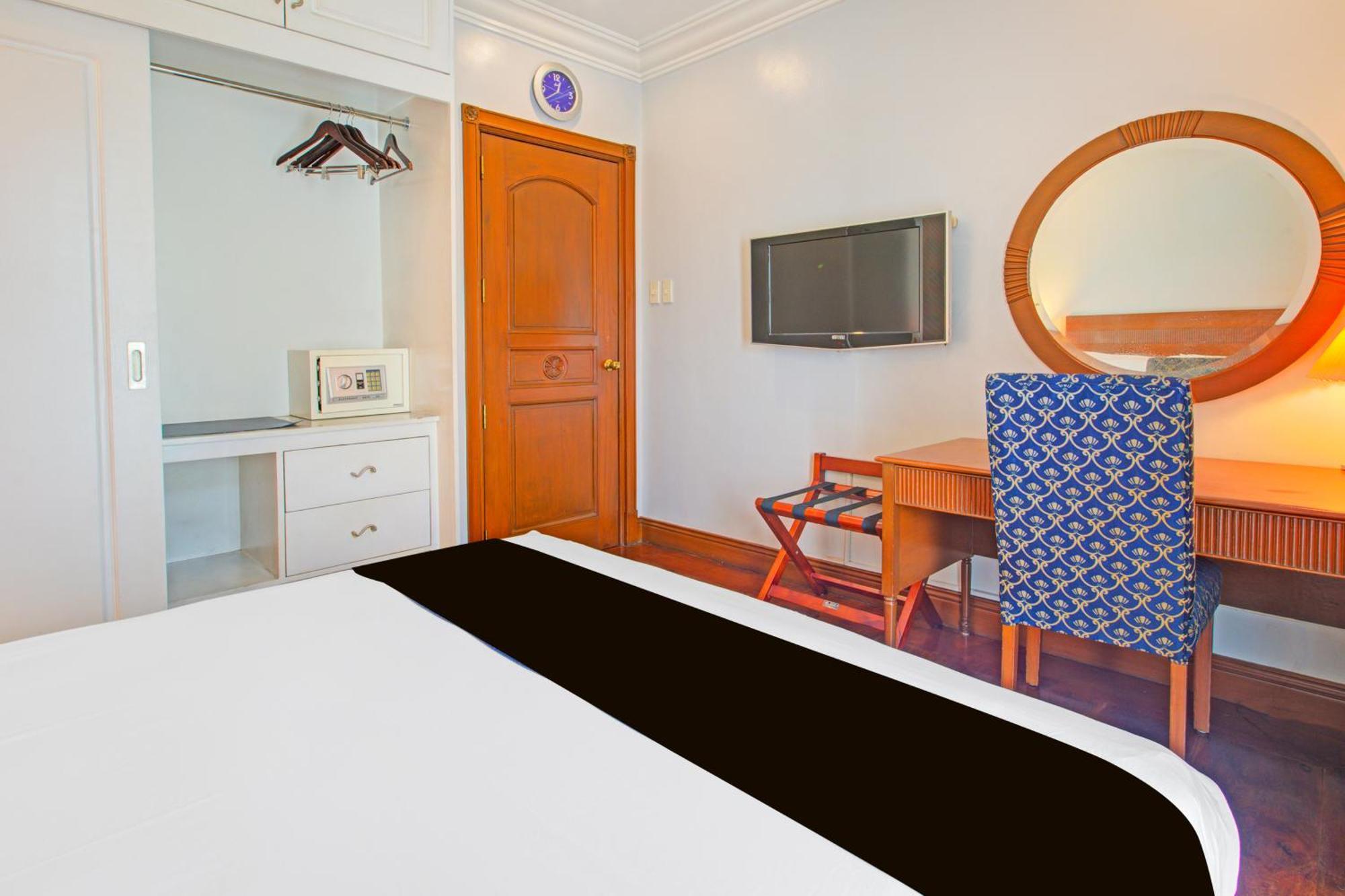 Townhouse Oak Makati Manila Near Pnr Pasay Evangelista Formerly Vip Suites Makati City Eksteriør bilde
